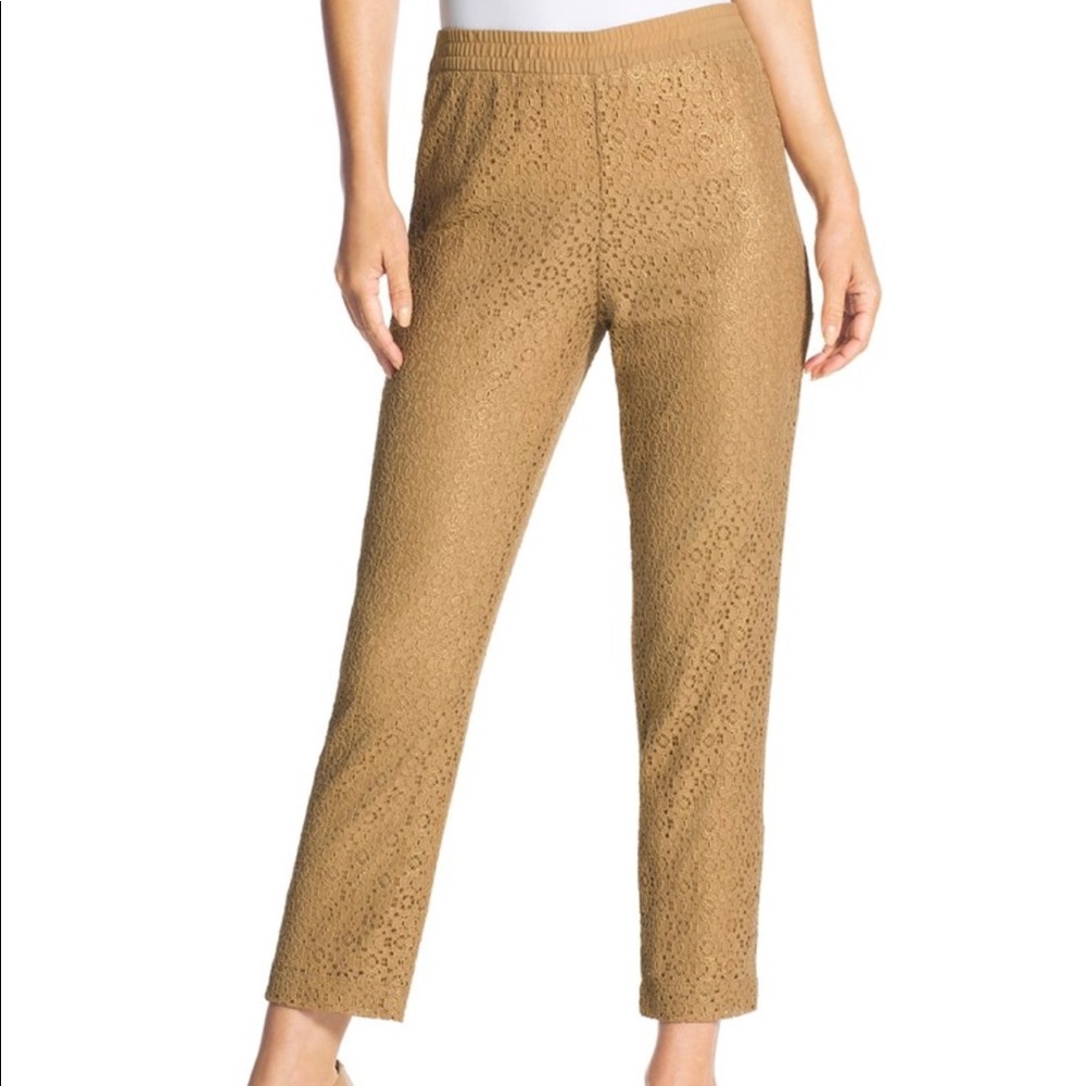 🆕 Chico’s Lace ankle crop pants Pull Up camel 0 4